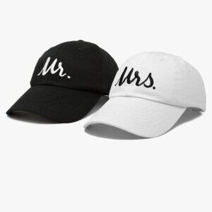 Cute Mr and Mrs matching baseball caps for newlyweds!